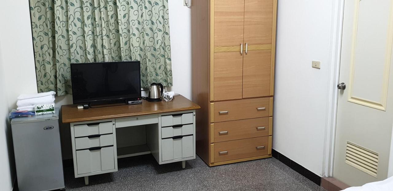 Lanzhou 4Th St Apartment Kota Chiayi Bagian luar foto